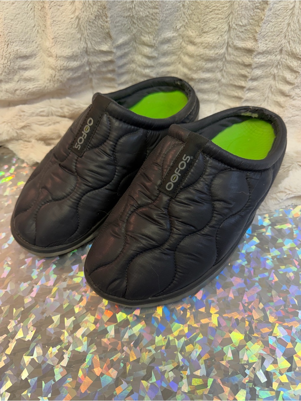 OOFOS W9 OOcoozie Thermo Mule Black Slip On Slippers Padded Puffer Comfort Shoe